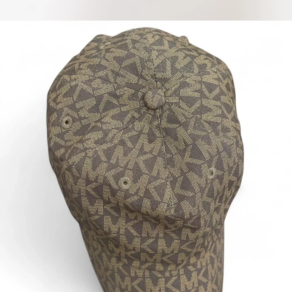 Michael Kors Cap Excellent Conditon - Picture 4 of 4